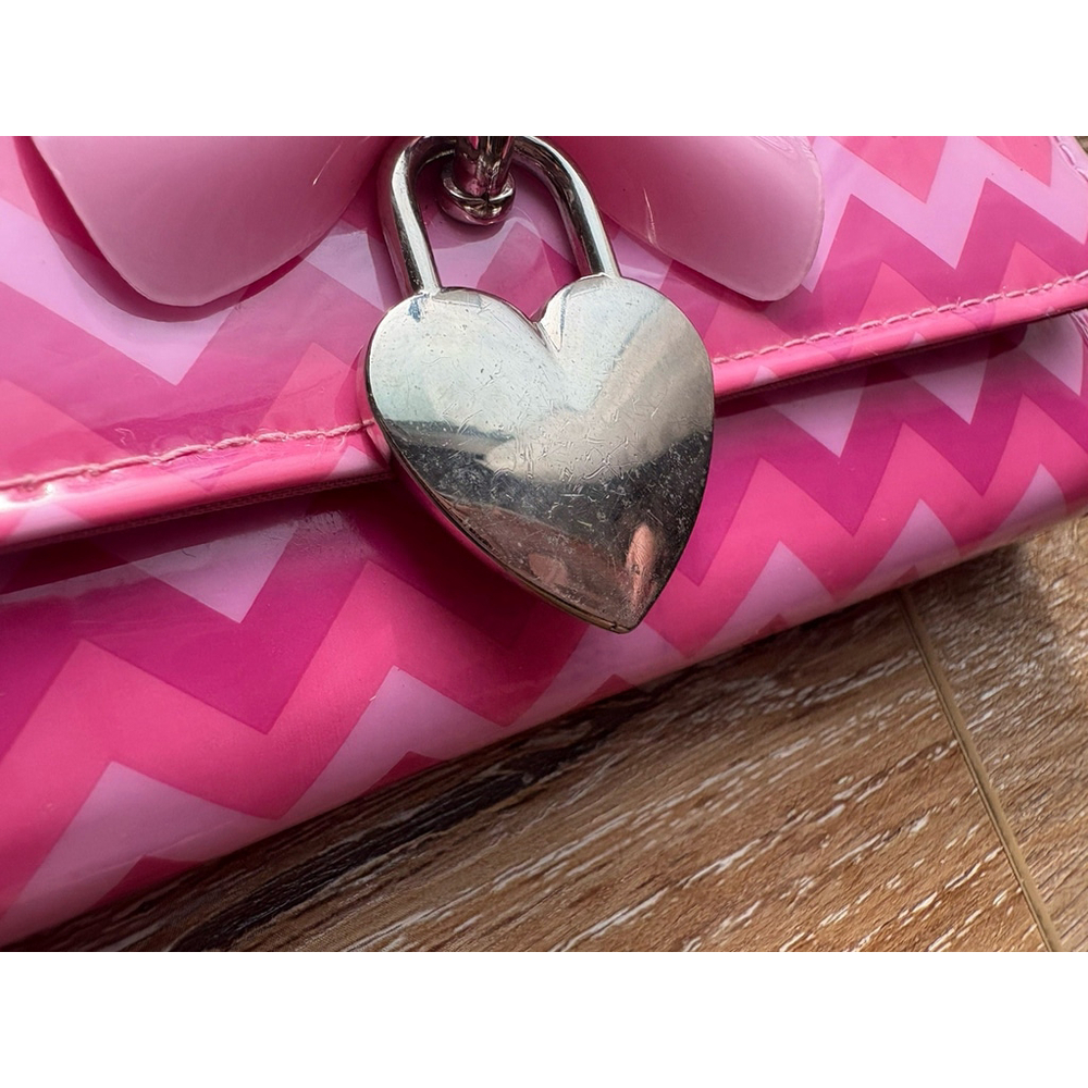 Claire's vinyl locket style silver heart charm bow bright pink wallet - Picture 4 of 12